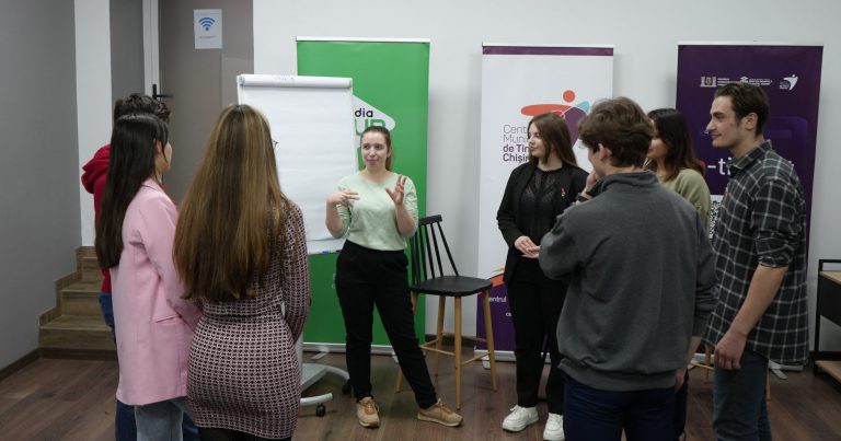 Посмотрите, как молодёжь провела пятницу в Муниципальный молодёжном центре Кишинева!