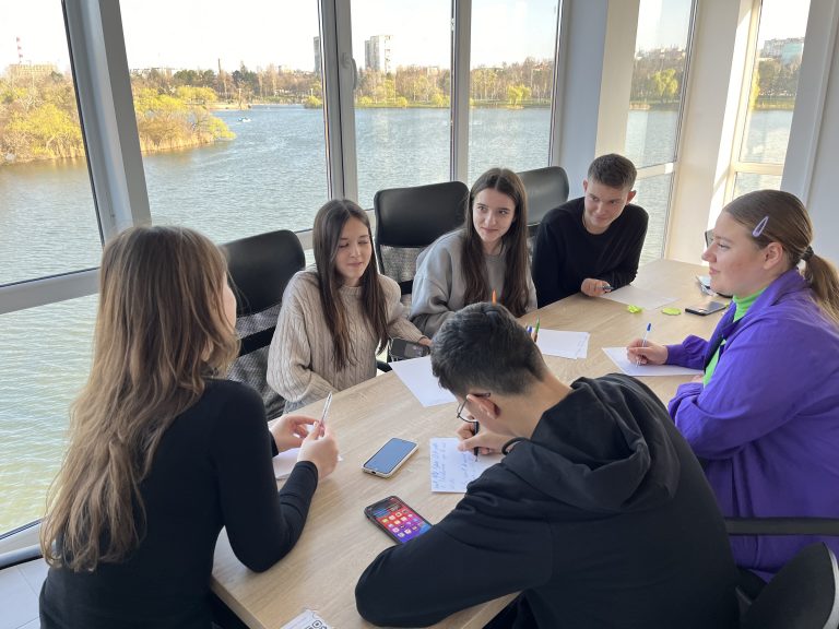 Clubul de Dezbateri la Centrul de Tineret Buiucani, a abordat subiectul liberei voințe.