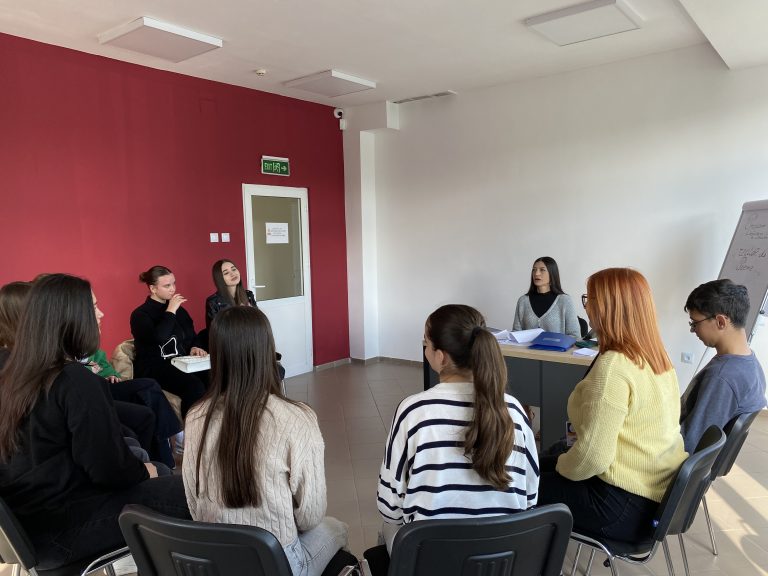 O nouă sesiune despre dicție a avut loc pentru tineri la Centrul de Tineret Buiucani!