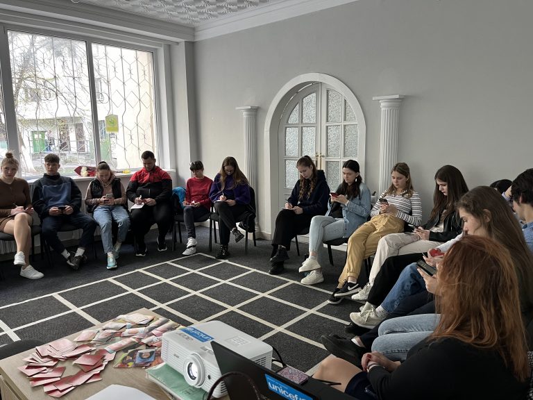 Tinerii au discutat despre relația Eu cu mine la Centrul de Tineret Rîșcani!