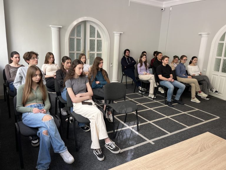 Ședința generală a voluntarilor de la Centrul  de Tineret Rîșcani!