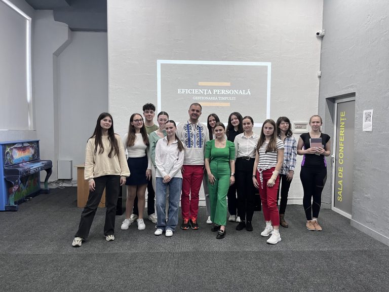 O nouă sesiune de sesiune de dezvoltare personală cu Mihail Popescu la Centrul de Tineret Ciocana!