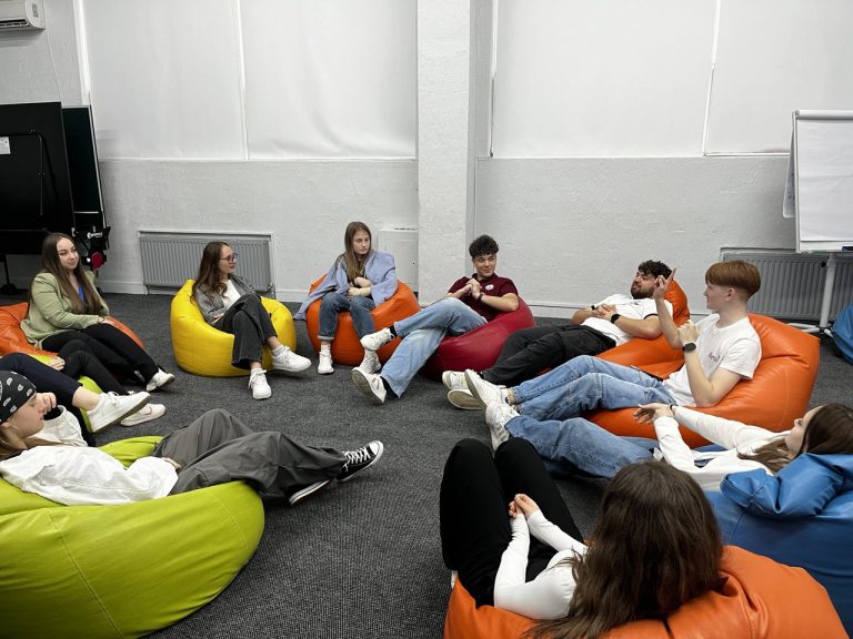 Petrece zilele de vineri și sâmbătă la  Weekend la Centrul de Tineret Ciocana. Vezi ce activități au avut loc.