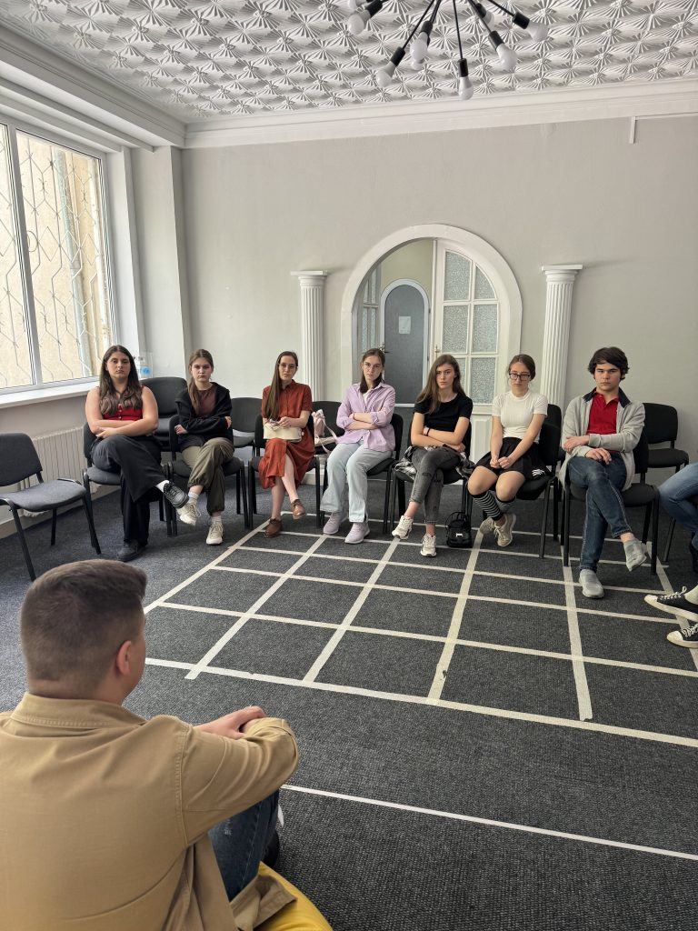 Tinerii voluntari din Rîșcani se implică activ în comunitate: Tradiționala ședință generală!