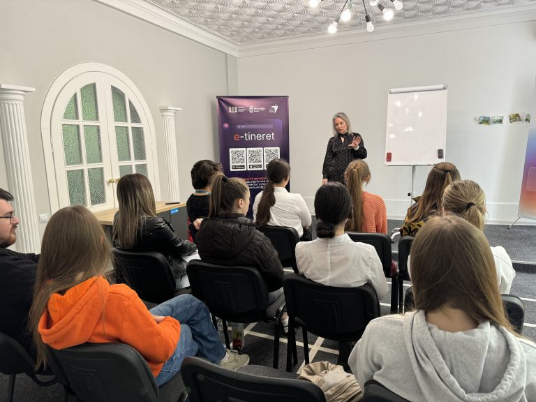 Curs de Etichetă Socială gratuit la Centrul de Tineret Rîșcani!