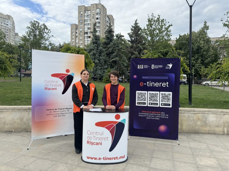 Centrul de tineret mobil, în Parcul “Feciorilor Patriei – Sfânta Amintire” din sectorul Rîșcani