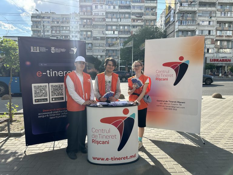 Mobile Team of Riscani Youth Centre in action!