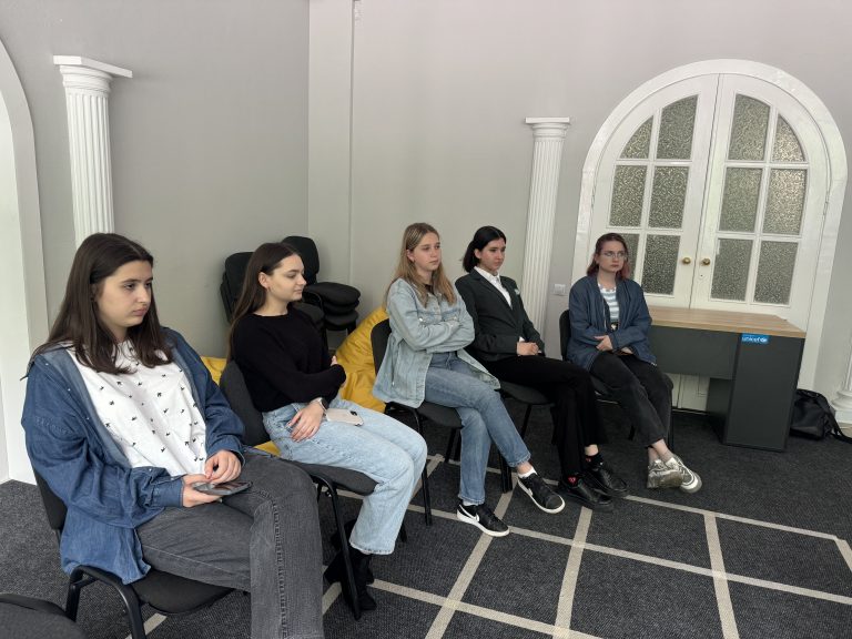 Continuă Programul de Dezvoltare Personală a Tinerilor la Centrul de Tineret Rîșcani!