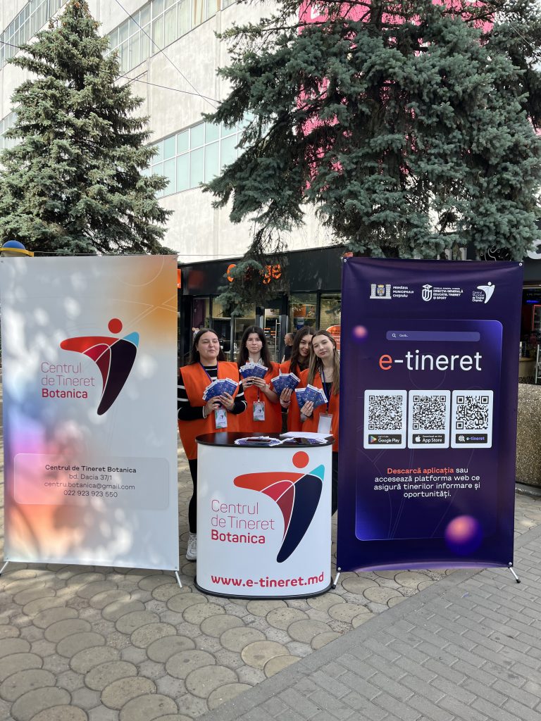 Botanica Youth Center mobile team in action in the Kauffland store area!