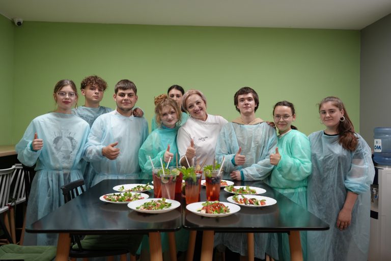 Dacă ești pasionat de arta culinară, înscrie-te la clubul de gătit de la Centrul Municipal de Tineret Chișinău!