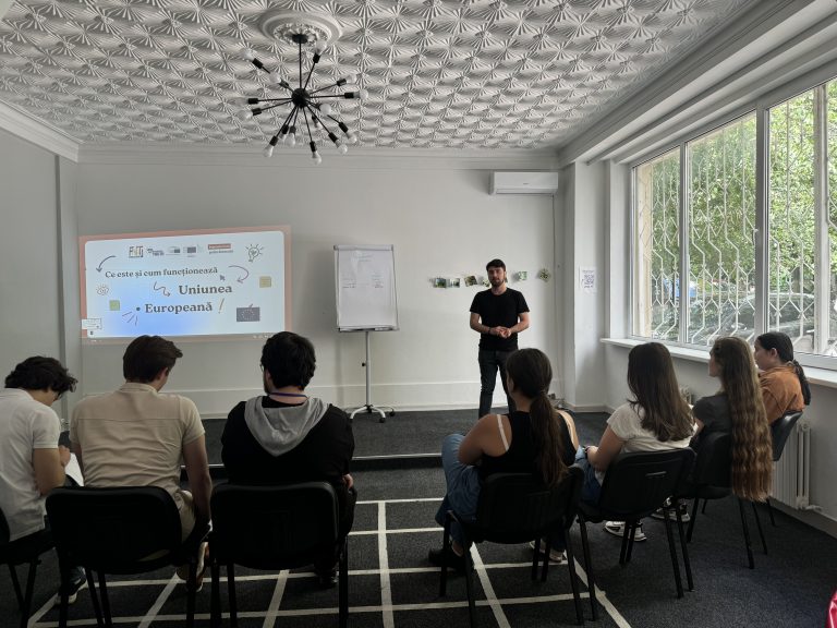 Information session – “European union institutions” At the Rîșcani youth center!