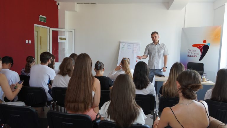Volunteer Empowerment Program of the Chisinau Municipal Youth Center: Day 2 was a success!