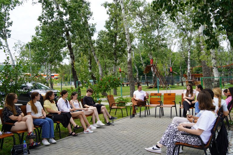 The first day of training for the volunteers from the Youth Centers in Chisinau.