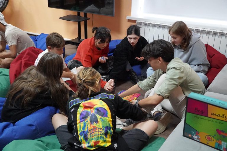 Young people from Chisinau tested for the first time the educational game “No Taboo” at the Municipal Youth Center