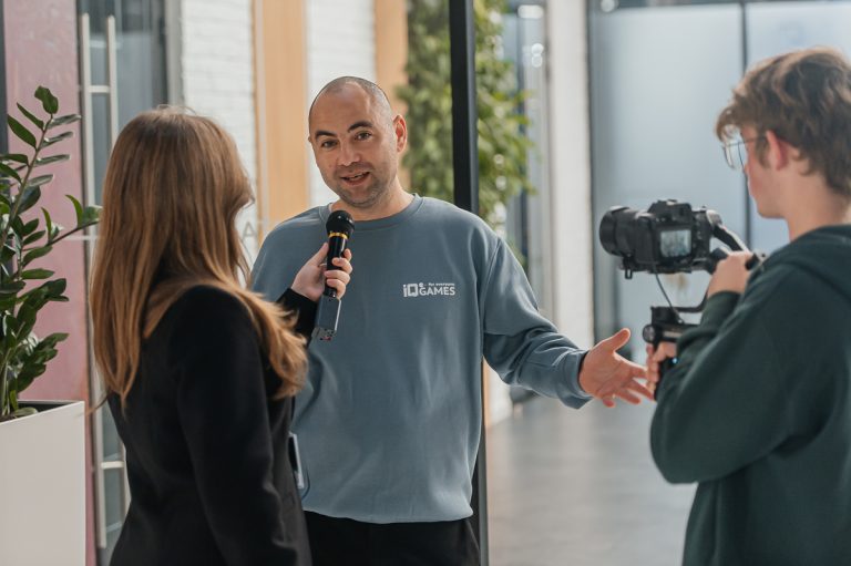 VIDEO: VOLUNtalk – O platformă de dialog și inspirație pentru voluntarii de mâine, prima ediție