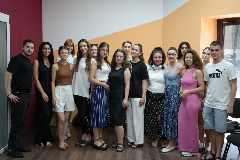 Information on mental health, risk factors, warning signs and solutions