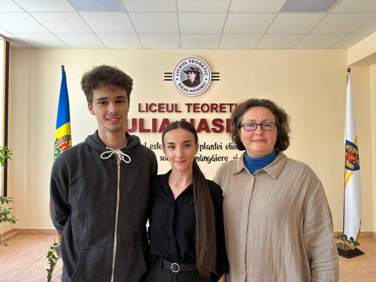 Two Moldovan students win first place in a global artificial intelligence competition with an innovative medical diagnostic app