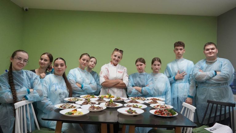 Creativity in the kitchen at the Cooking Club at the Chisinau Municipal Youth Center