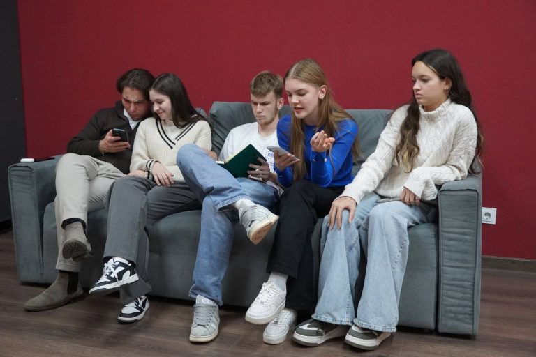 Young people from Chisinau discover new passions at interest clubs organized at the Municipal Youth Centre