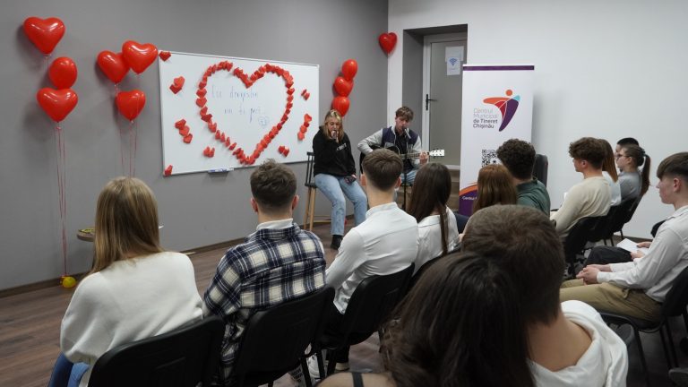 „Iubirea se joacă în doi” – Concursul romantic al anului pentru tinerii din Chișinău