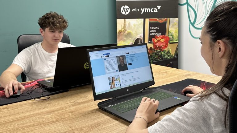 Free digital education for young people: YMCA and HP offer access to essential courses for the future of work   