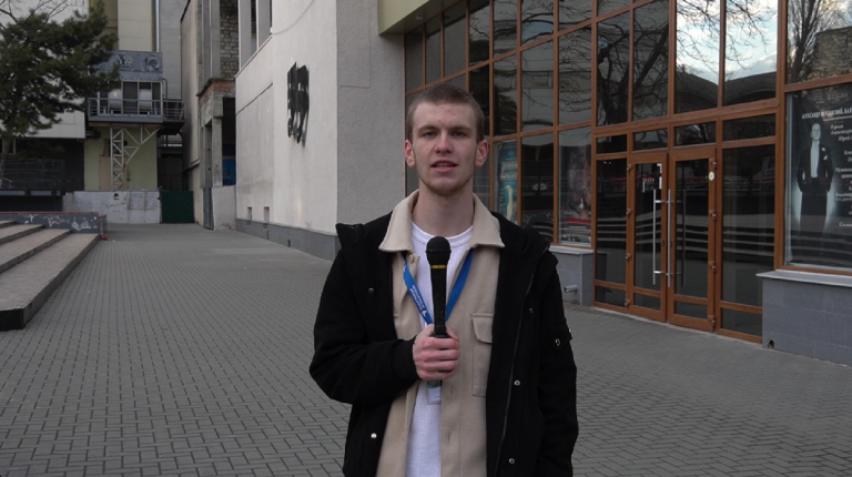 VOX: Educația sexuală – trebuie sau nu acest subiect să fie abordat din copilărie