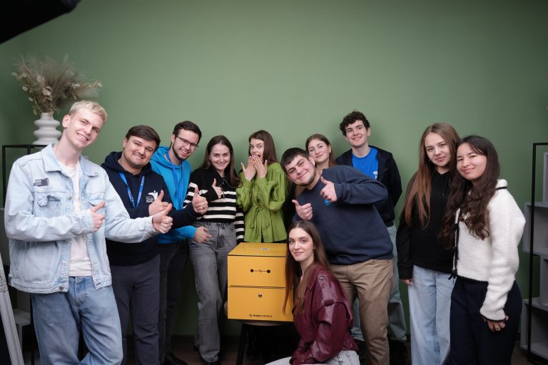 Chisinau Municipal Youth Centre selected for the prestigious international competition “Mystery Engineering Box” organized by Shape Robotics