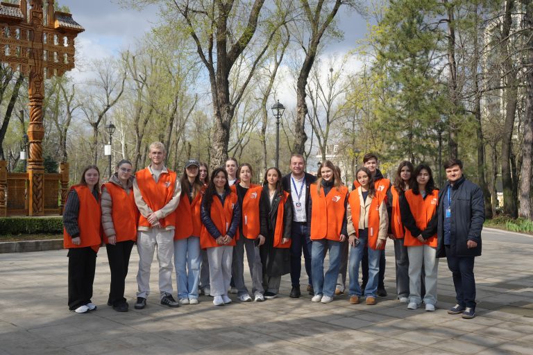 The process of questioning young people in the framework of the Municipal Survey on identifying the needs of young people in Chisinau municipality continues