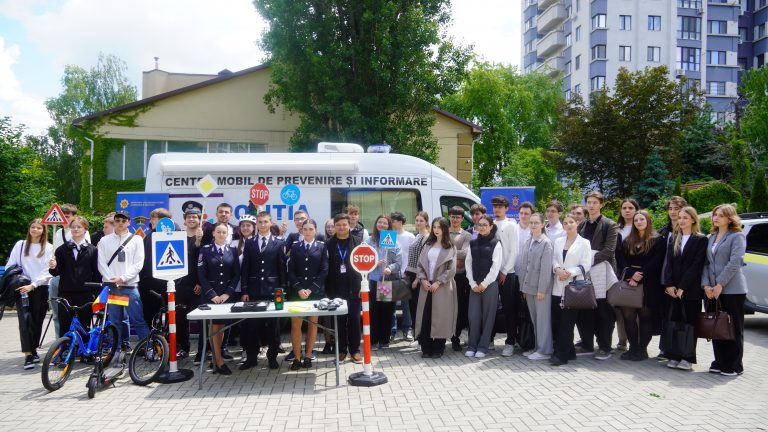 Siguranța tinerilor în trafic: un nou proiect educativ lansat în Chișinău